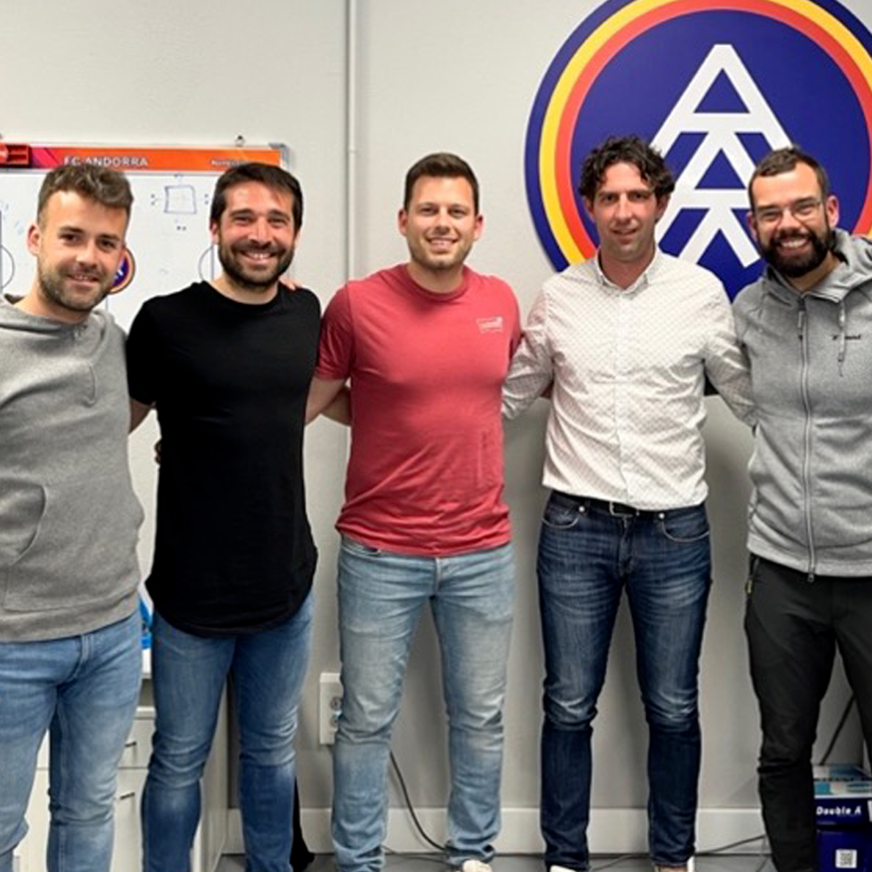 fcandorra's tweet photo. 🤝🏼 Acord de col·laboració amb la @uvic_ucc 

🏋🏼‍♂️ L'entesa permetrà totes dues entitats treballar conjuntament per portar a terme estudis relacionats amb el rendiment dels esportistes

#SomTricolors 🔵🟡🔴