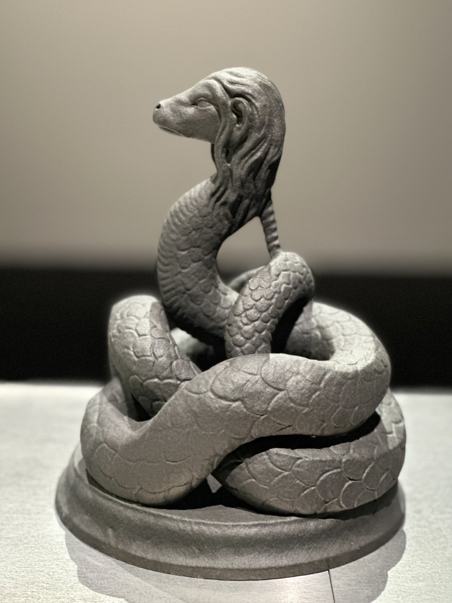 MuseeRomanite's tweet photo. Chaque œuvre produite par Oliver Laric représente un défi technologique.
Ces tirages miniatures montre la variété des formes, des matières et  techniques employées.
Derrière ces impressions 3D, il existe une version digitale que l’artiste partage librement avec le monde entier. https://t.co/DYNndhqeyQ