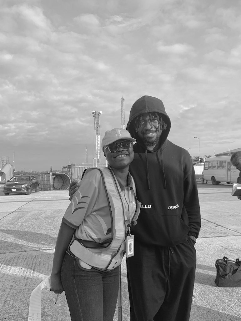yeteeofficial's tweet photo. I get to see a lot of celebrities travel day in day out, but I have never excused any celeb for a photo.
Maybe because of the fear of rejection😂 But I overcame my fear today &amp; thank God @Johnnydrille didn’t turn me down. Super excited to see him finally💃💃 https://t.co/MvUvlRHjz3