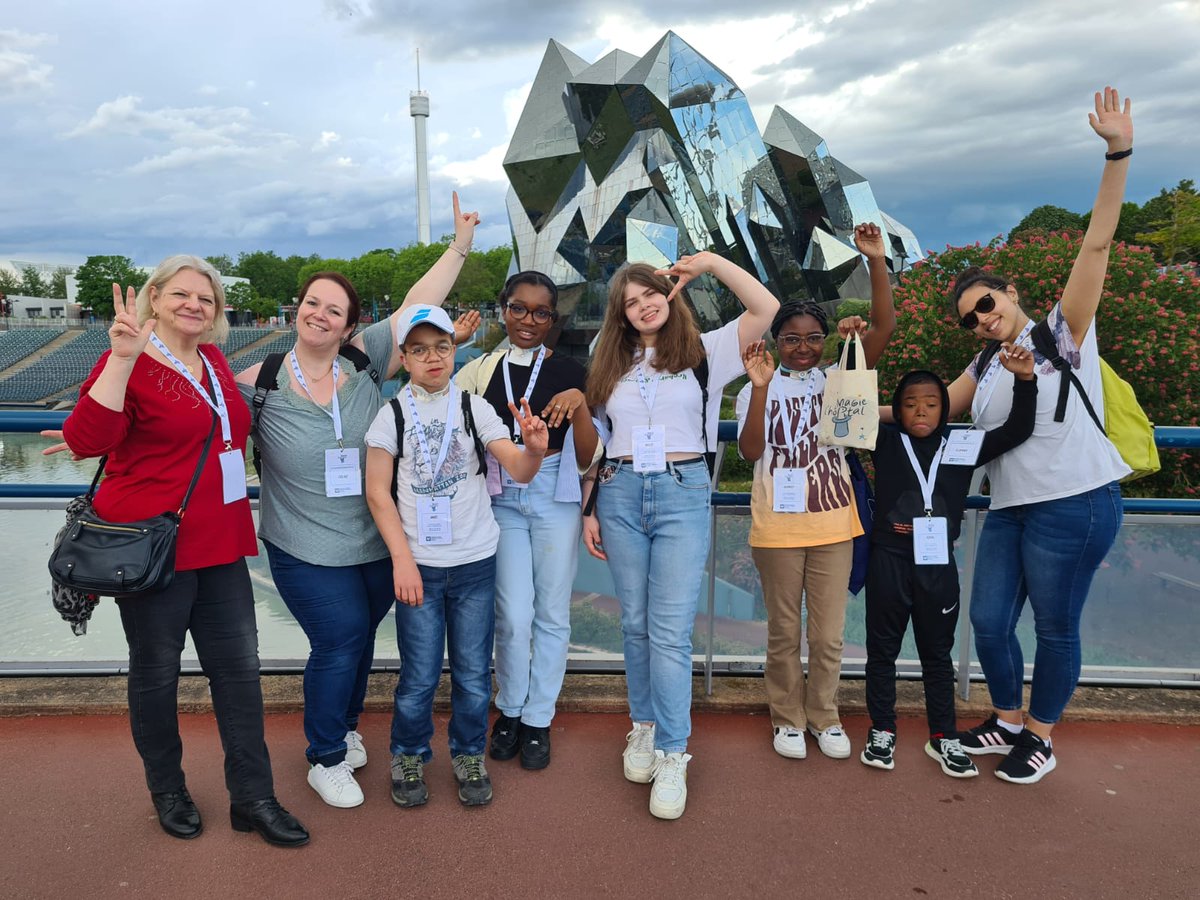 Hôpital Necker AP-HP (@hopital_necker) on Twitter photo <a href="/APHP/">Assistance Publique – Hôpitaux de Paris (AP-HP)</a> <a href="/futuroscope/">Futuroscope</a> Ce séjour, financé par <a href="/Magiehopital/">Magie à l'hôpital</a> est l'aboutissement du programme d'éducation thérapeutique du service qui apprend aux enfants à gérer en toute autonomie ses soins et traitements de leur vie au quotidien. <a href="/APHP/">Assistance Publique – Hôpitaux de Paris (AP-HP)</a> <a href="/futuroscope/">Futuroscope</a> Ce séjour, financé par <a href="/Magiehopital/">Magie à l'hôpital</a> est l'aboutissement du programme d'éducation thérapeutique du service qui apprend aux enfants à gérer en toute autonomie ses soins et traitements de leur vie au quotidien.
