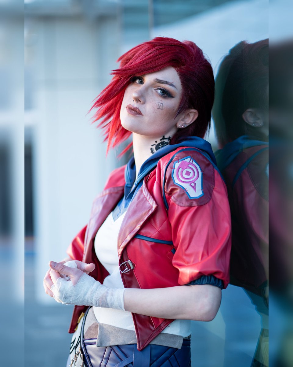LoveableSimons's tweet photo. Photo from the recent @DreamHack
Event in Melbourne with @GrizzlyGhoulTed as #vi #arcane #LeagueOfLegends https://t.co/cSEy1iiqX4