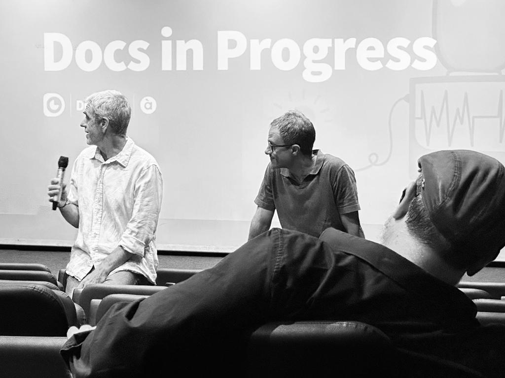 DocsValencia's tweet photo. En esta edición hemos retomado #DocsInProgress, el espacio de DocsLab - À Punt para impulsar proyectos de no ficción con un primer corte.
@IntiCordera de @DocsMX, coordina esta sección de formación en la que participan cinco proyectos.
#7DocsValència https://t.co/mNFitGRAT0