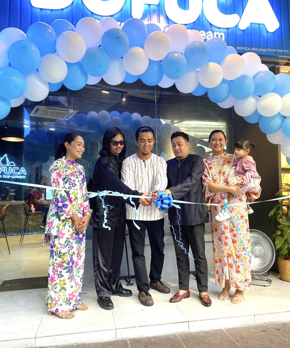 dofuca_my's tweet photo. Alhamdulillah 🤲🏻

Captured some of the sweetest moments from our ice cream store's, Dofuca Bukit Bintang grand opening!

From the laughter-filled ice cream swirls to the smiles that melted hearts, every second was pure magic. Thank you to everyone who made this day unforgettable https://t.co/eVyQgJ4l7w