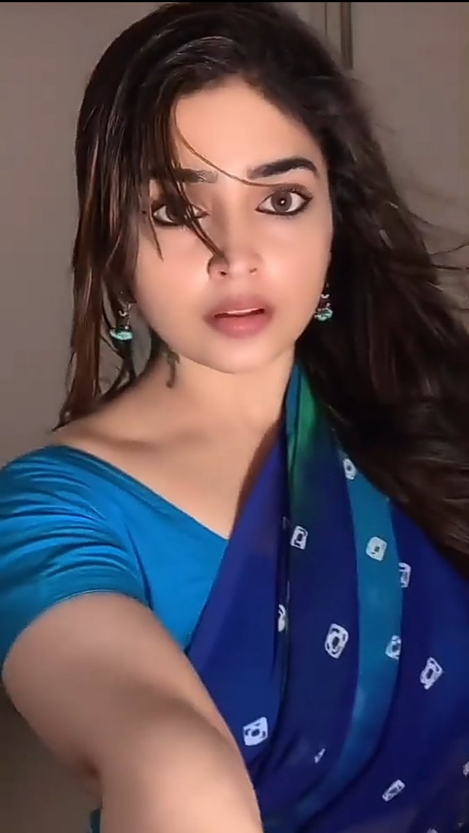 Rathi_Twitz's tweet image. வாழ்க்கையில்
சிலர் எதற்கு வருகிறார்கள்
என்றும் தெரியாது
சிலர் எதற்கு போகிறார்கள்
என்று தெரியவில்லை...

#பொம்மி