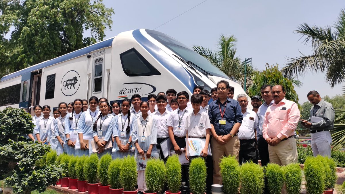 ShivajiIRTS's tweet photo. Today, school students visited the Vande Bharat Coach displayed infront of Rail Bhavan, New Delhi.
Students experienced the new tech coach of IR.
#VandeBharat
#RailBhavan https://t.co/LrmZhPK9IR