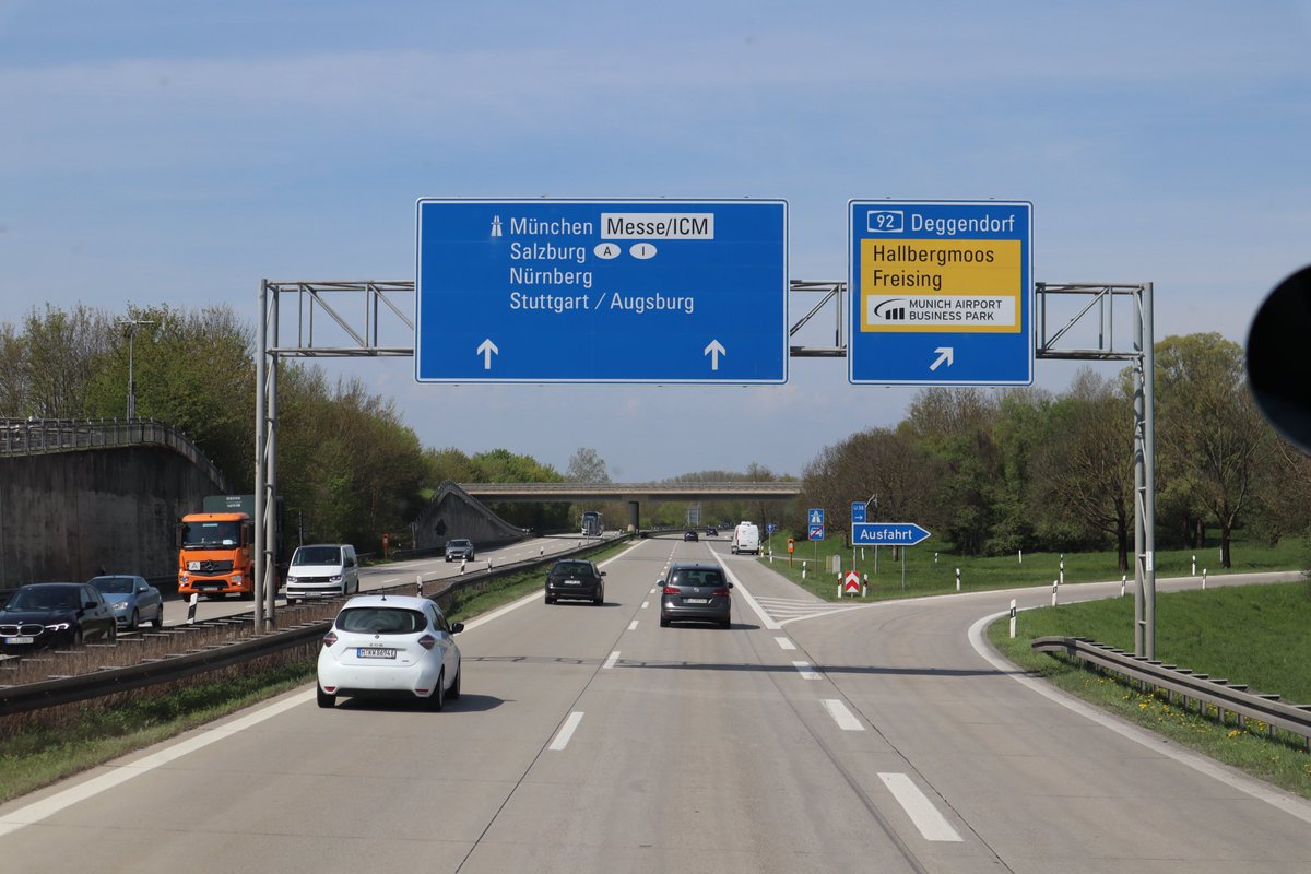 Nos asomamos a esta red para recordar a los deportados #RotSpanien.

Aunque hemos lanzado algunos tuits con fotografías, comenzamos recordando (y agradeciendo a quienes lo han hecho posible) nuestro reciente viaje a Dachau-Hartheim-Gusen-Mauthausen...

Gracias por seguirnos.