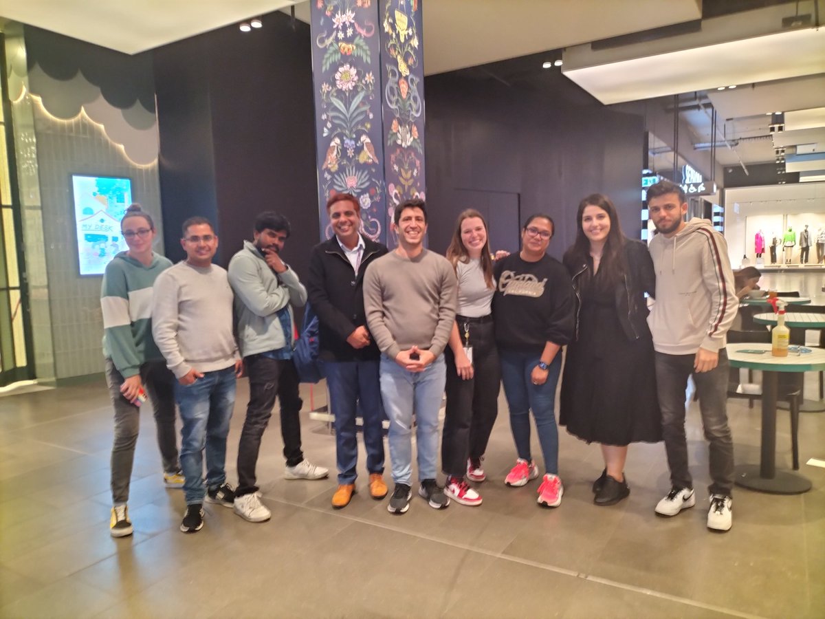Fettinasi's tweet photo. Very nice to catch up with the team for a nice celebration dinner! @Kam_Dua @rashirajput0608 @Vamshi_OH @tamamelsherkawi @DrKeshavRajPau1 @sofiakokkinis https://t.co/tatLBxN0AC