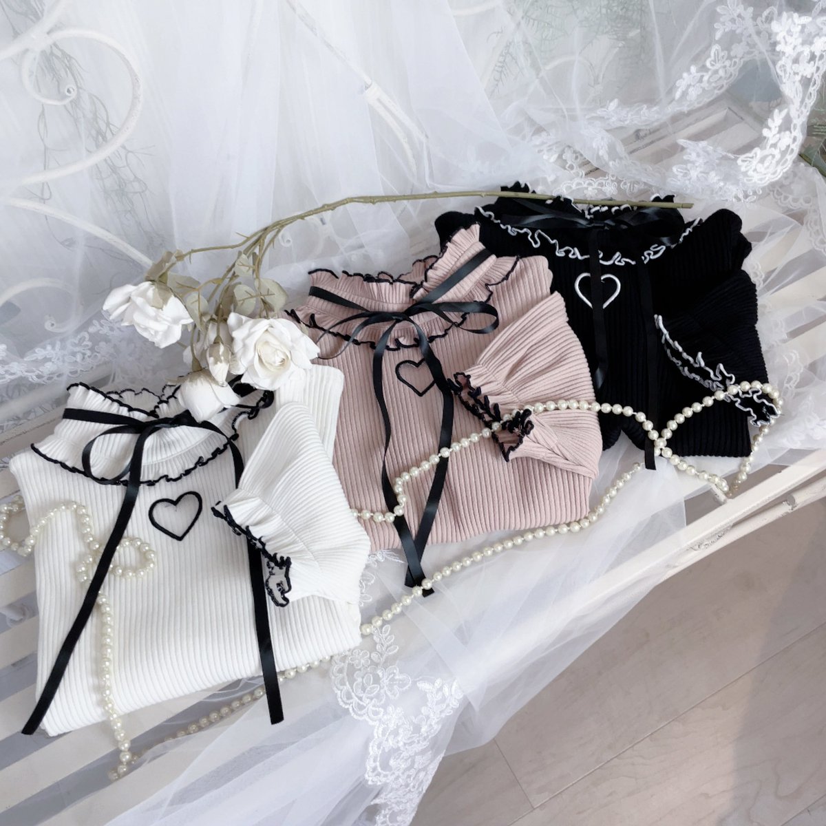 🤍𝕔𝕠𝕞𝕚𝕟𝕘 𝕤𝕠𝕠𝕟🤍／ ￣￣￣￣￣￣￣￣￣ ✓ハートくり抜き