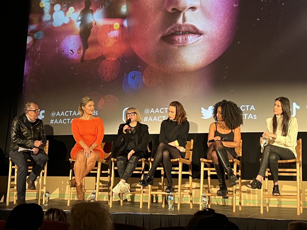 SteveMolk's tweet photo. Incredible. #SafeHomeSBS is must watch TV, thanks in no small part to this collection of incredible women.
Congrats @virginia_gay, Julie Eckersley, Anna Barnes, Aisha Dee, Stevie Cruz-Martin, & all involved.
First two eps this Thu on @SBS; all eps land on @SBSOnDemand. https://t.co/g7W0QT4b2k