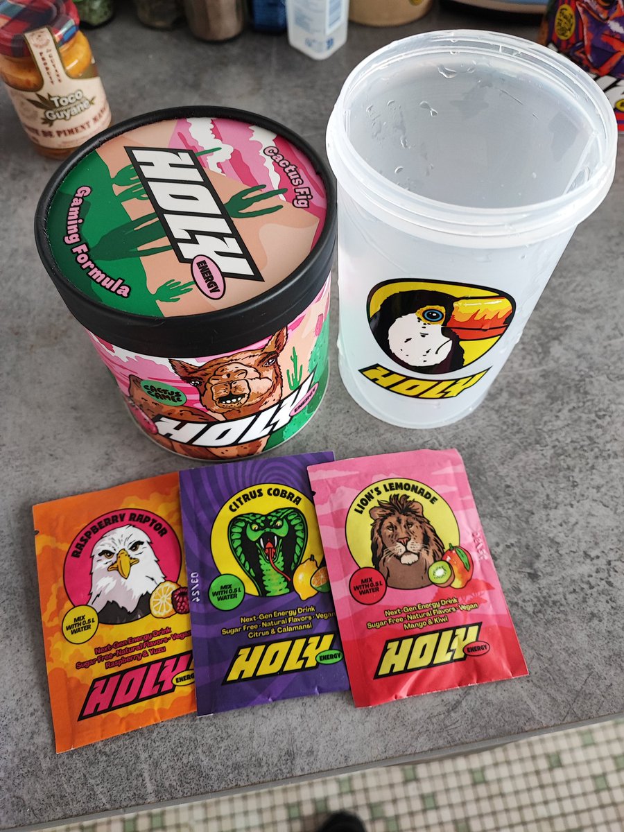 Aerandirh's tweet photo. 2 ème commande reçue, merci à @holysquad_fr de me permettre d'arrêter la monster après 10 ans de dépendance. https://t.co/wexGzvSHqV