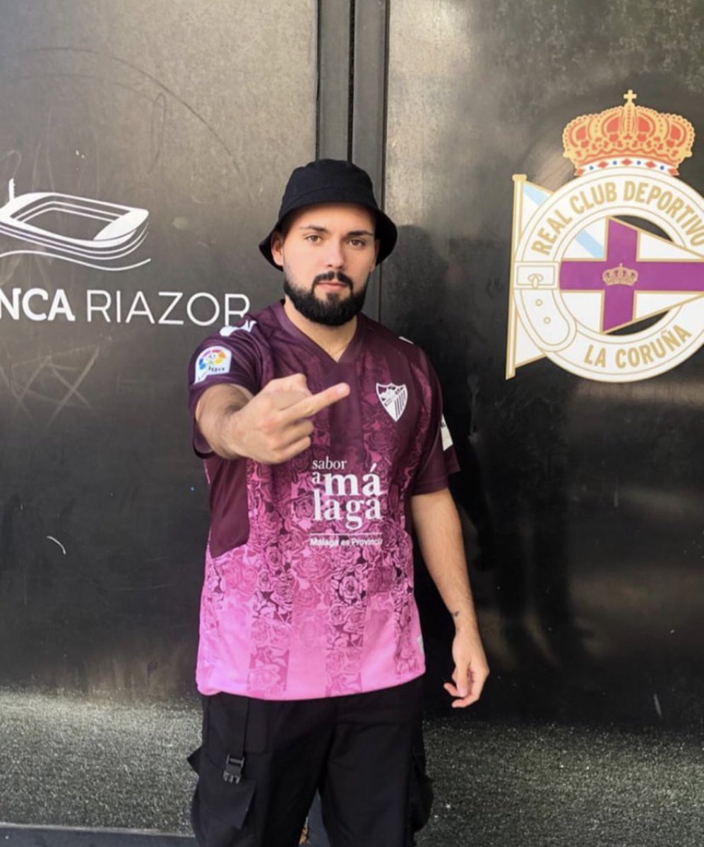 MarioOlea05's tweet photo. Para siempre @MalagaCF 💙🤍 https://t.co/zBzTAUWTox