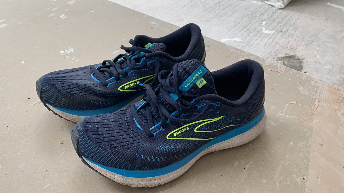 jonnytaylor72's tweet photo. @heatonparkrun  I have a pair of nearly new @brooksrunning Glycerin19’s (size9) that I would like to offer to any Heaton Runners….. https://t.co/KwaMMvv0BL
