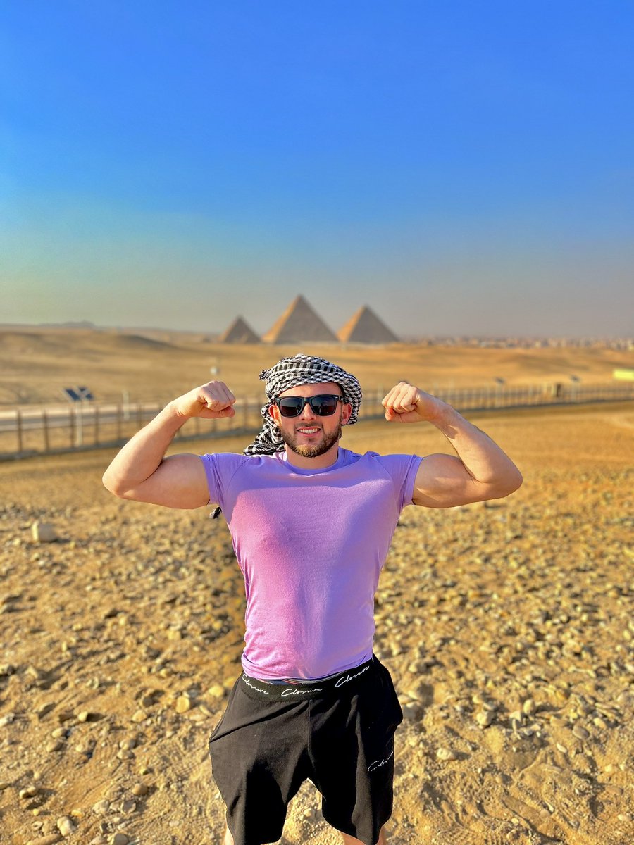 28 Today and I’m Healthy, Happy and strong! Let’s have another good year of loving life 😍🔥👌🏼