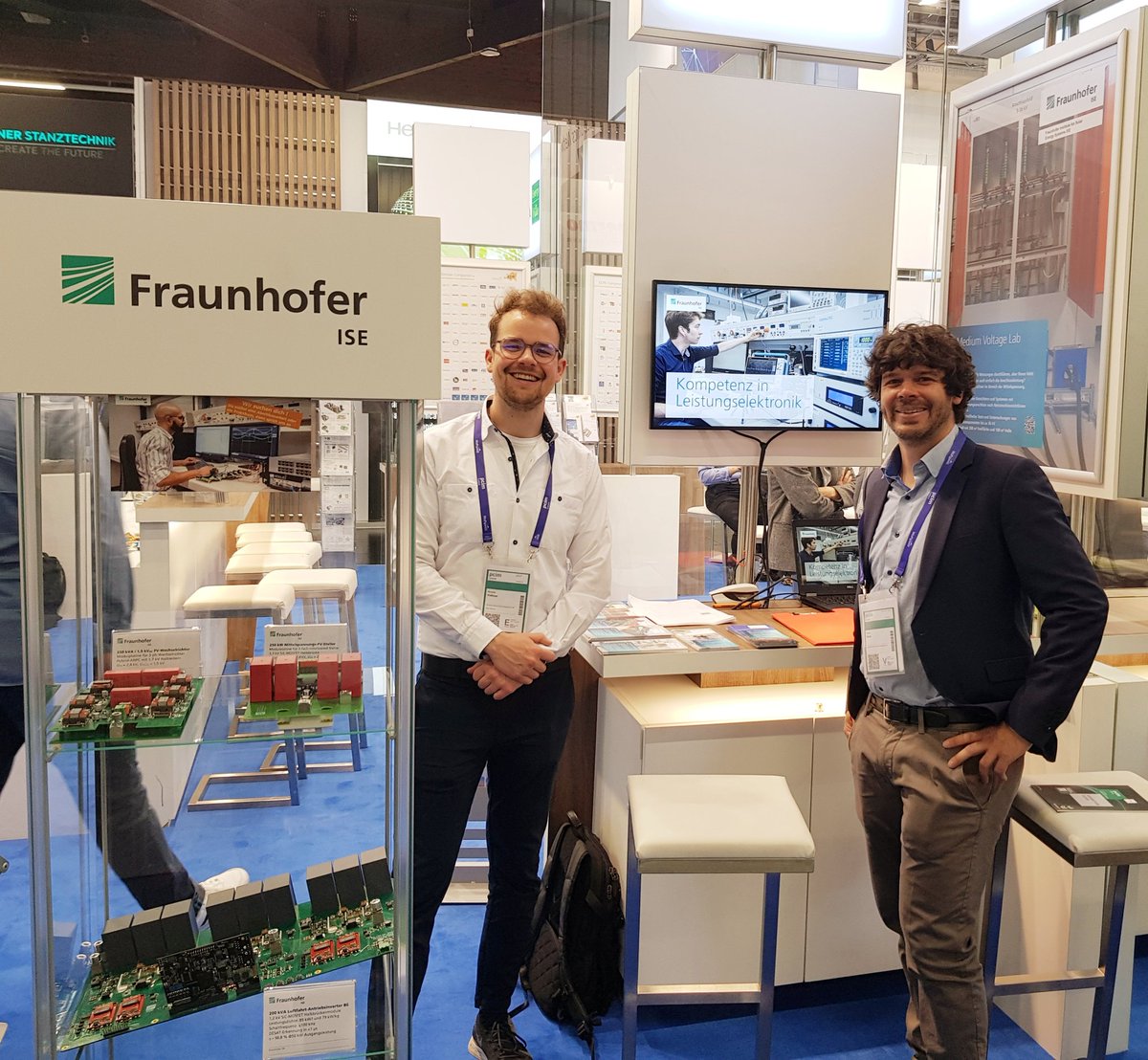 Ch_Schoener's tweet photo. Besuchen Sie das @FraunhoferISE auf der @pcimeurope am Gemeinschaftsstand der #ECPE 6-410.
Gerne diskutieren wir mit Ihnen die neuesten Trends der #Leistungselektronik mit #WideBandgap-Halbleiter für #Photovoltaik, #EMobility, #Ladeinfrastruktur, #Speichersystemen, #Luftfahrt https://t.co/yhMYasA9UR
