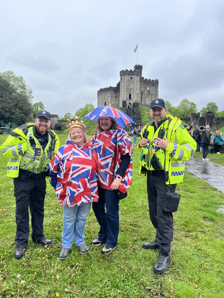 swpolice's tweet image. From Windsor Castle to Cardiff Castle, The Mall to Mumbles – our officers played a key part in the #KingsCoronation celebrations. 👑 

#TeamSWP were among those deployed on #MutualAid to @metpoliceuk, and back on home turf, we were also on hand to keep local celebrations safe.