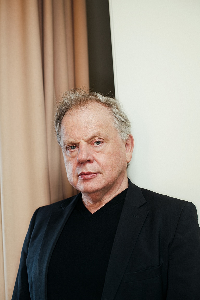 Het Louis Couperus Genootschap ontvangt op zondagmiddag 11 juni a.s. essayist <a href="/Bjheijne/">Bas Heijne</a>. Bas Heijne zal een lezing geven over zijn bijzondere relatie met het werk van Louis Couperus dat hij al bijna veertig jaar leest. Eerder publiceerde Heijne het essay 'Angst en schoonheid'.