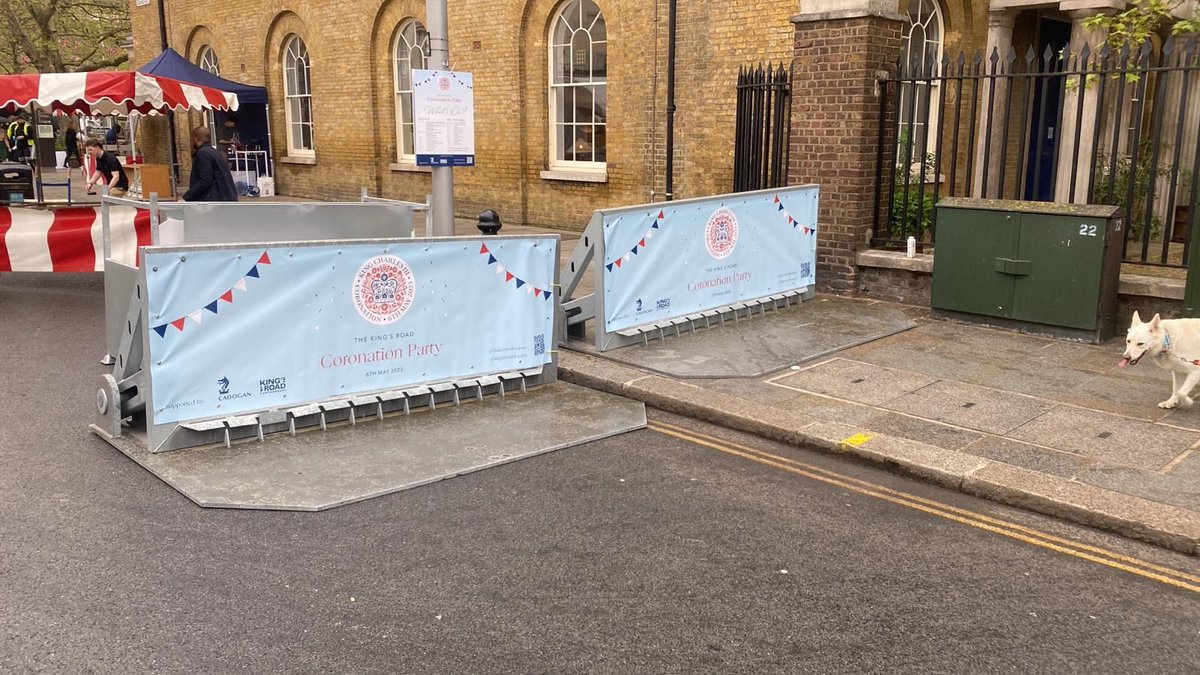 What a fantastic coronation weekend it’s been, and a brilliant showcase for how our #Claw and #RB50 #HVM systems can protect people and be customised to add to the branding for an event.#coronation23 #hostilevehiclemitigation #eventsecurity #highwaycare