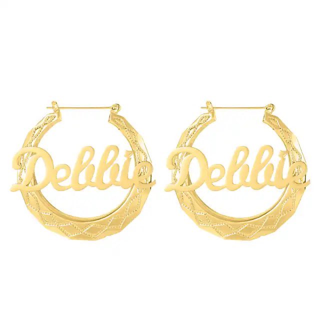 Jewelsbymoe's tweet photo. Hoops  Gorgeousness ✨

  Customized  Nameplate  Bamboo  Hoop  Earrings ✨✨

   Price   :   N 18,800.

Available  in  Gold , rose gold , &amp; silver.

 Sizes  40mm - ( 75mm  as seen in the picture ).

Kindly retweet and patronize me🙏🏽

@TheAjibolaGrey 
@Auntyadaa 
@UNCLE_AJALA https://t.co/aCRci4z7er