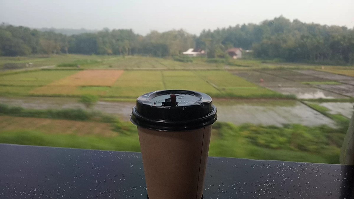 IndahLutfi5's tweet photo. @tanyakanrl View dr kereta td pagi https://t.co/ADe0rSaXgM