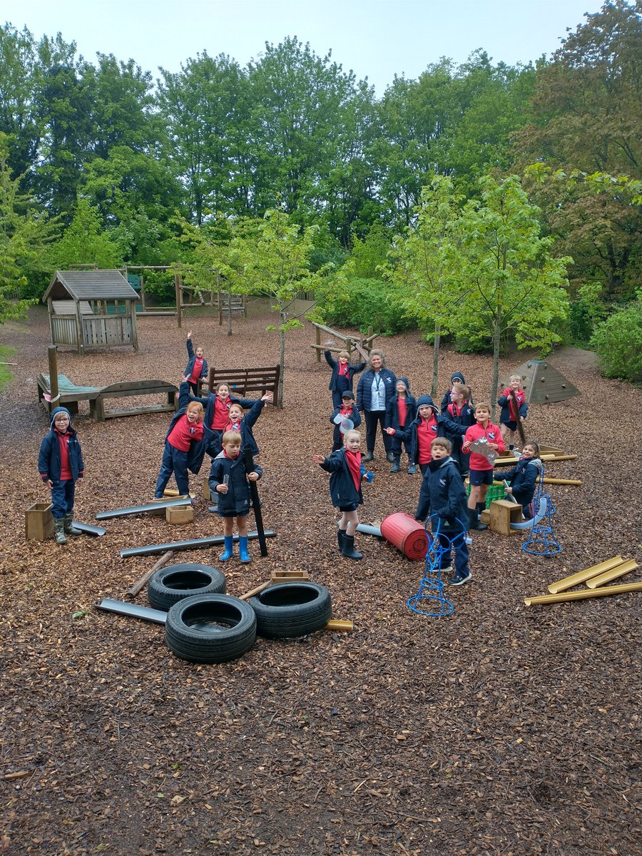 MonktonYear2's tweet photo. Taking inspiration from the story, Fatou Fetch the Water, Year 2 designed and then made their inventions to purify water. There was lots of trial and error and the results were mostly clean water! #WildMonkton https://t.co/i6HApgaYQP