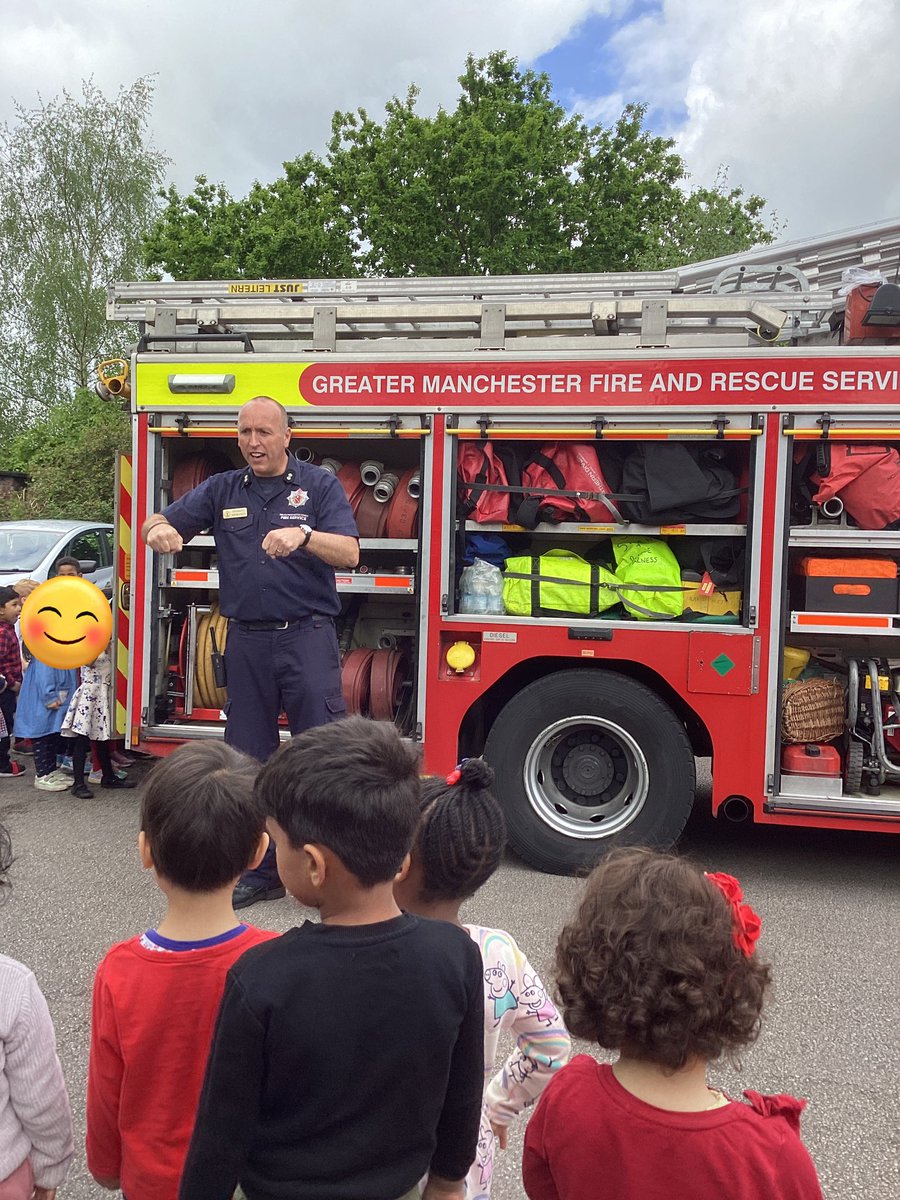 ElmridgeSchN's tweet photo. Today in nursery we had a visit from @TraffordFire from the Altrincham branch. Thank you so much for all information and your time. #eyfs #trafford https://t.co/XINM8ntCDv