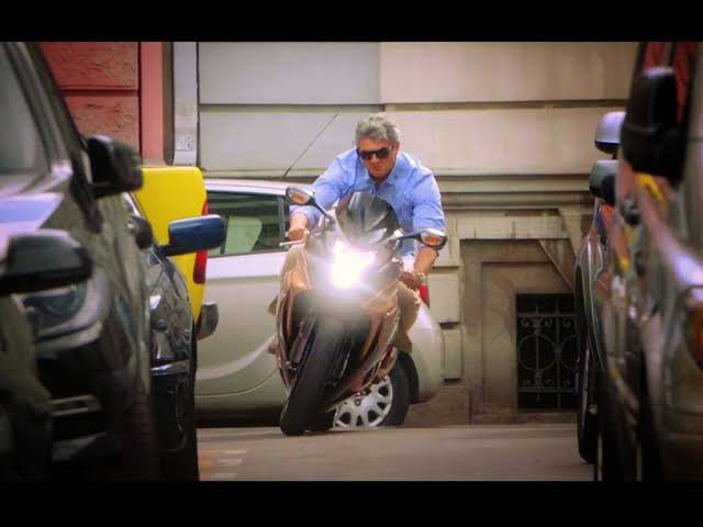 Thileep_Off's tweet image. Favorite Ak Driving Style 🔥 #VidaaMuyarchi #AjithKumar 

#AjithKumarWorldTour
#AKWorldRideformutualrespect

On screen 💥❤️               Off screen 💥❤️