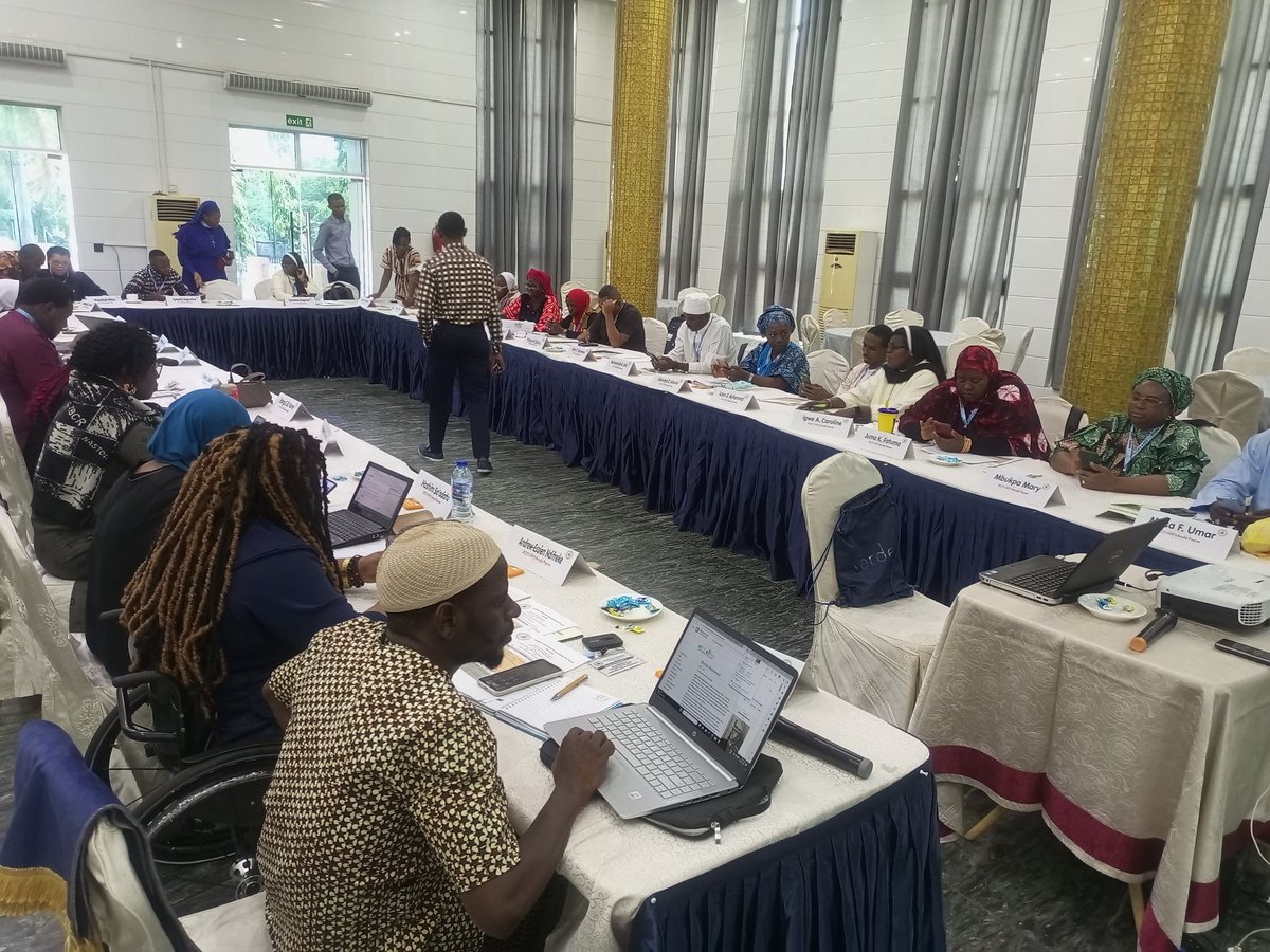 Day 2 of the COFP Fellowship Program 2022/2023 (module 3): Training on maximizing social media for communication and peace building.
#cofpfellowship