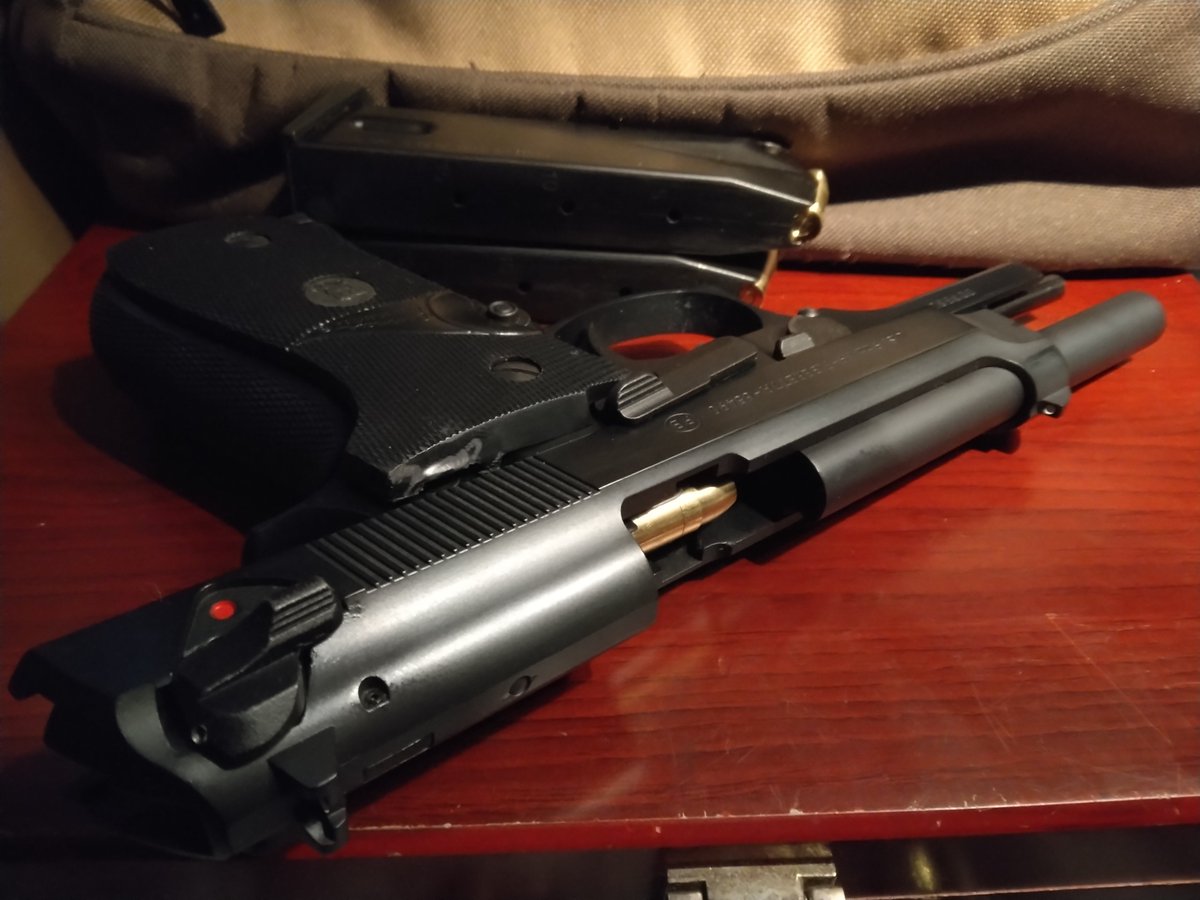 mkb42hmkb42w's tweet photo. 手に入れやすいです！
MGC製92FのM9ですね！
MGC製92系モデルガンの中で一番手に入れやすいと思います。
刻印も92FのM9なので面白いですね！
価格も一万ぐらい…なので気になったら是非！

安いジャンクが欲しい今日この頃…
＃MGC　＃92F　＃Ｍ９　＃モデルガン https://t.co/SZ1AWKNGhG
