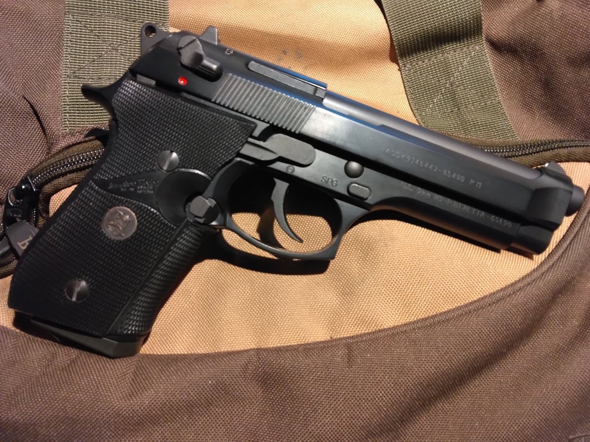 mkb42hmkb42w's tweet photo. 手に入れやすいです！
MGC製92FのM9ですね！
MGC製92系モデルガンの中で一番手に入れやすいと思います。
刻印も92FのM9なので面白いですね！
価格も一万ぐらい…なので気になったら是非！

安いジャンクが欲しい今日この頃…
＃MGC　＃92F　＃Ｍ９　＃モデルガン https://t.co/SZ1AWKNGhG