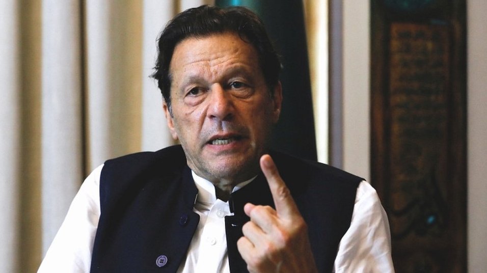 BBCUrdu's tweet photo. ◀️ رینجرز نے عمران خان کو حراست میں لے لیا: تحریک انصاف
◀️ آئی جی، سکریٹری داخلہ کو 15 منٹ ��یں اسلام آباد ہائیکورٹ پیش ہونے کا حکم

لائیو پیج: https://t.co/eeJp9DvfDn

تصویر: Reuters https://t.co/vUH0K0eixt