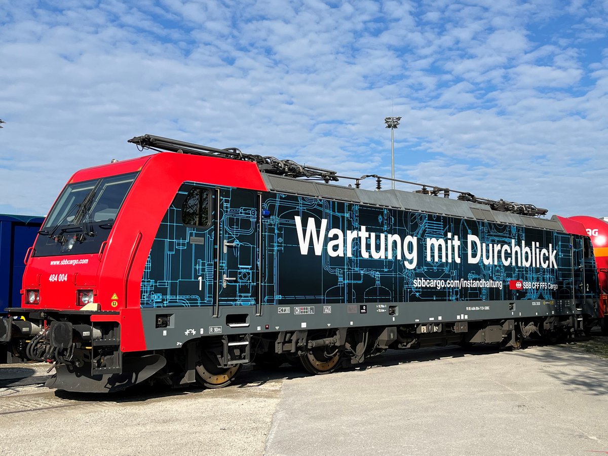 SBBCargo's tweet photo. Los geht’s! Bis am Freitag präsentieren wir an der #transportlogistic in München, der grössten Logistik-Messe Europas, unsere vielfältigen Angebote, Innovationen und Karrieremöglichkeiten. Am Stand 804 im Freigelände freuen wir uns auf viele Besucher und spannende Gespräche! https://t.co/BMeCY1eS2O