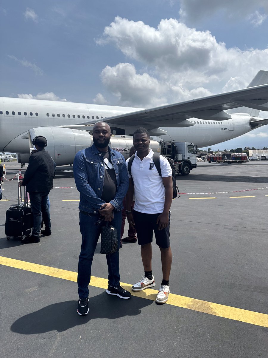 J_MulumbaRDC's tweet image. #humanitarian  :
#RDC
 Les ambassadeurs universels de la paix viennent de fouler leurs pieds dans la province du nord-Kivu en compagnie du st homme @kakese_leon en marge d’une urgence humanitaire 
à suivre …

#js8 #kalehe