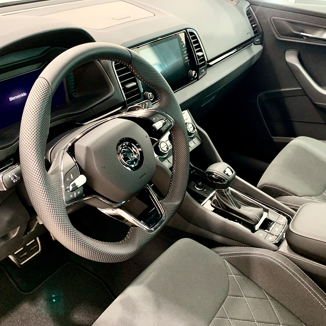 Interior o exterior.🧐La respuesta correcta es Škoda Karoq.😜

#Škoda #Karoq #AutocenterMadrid #Madrid