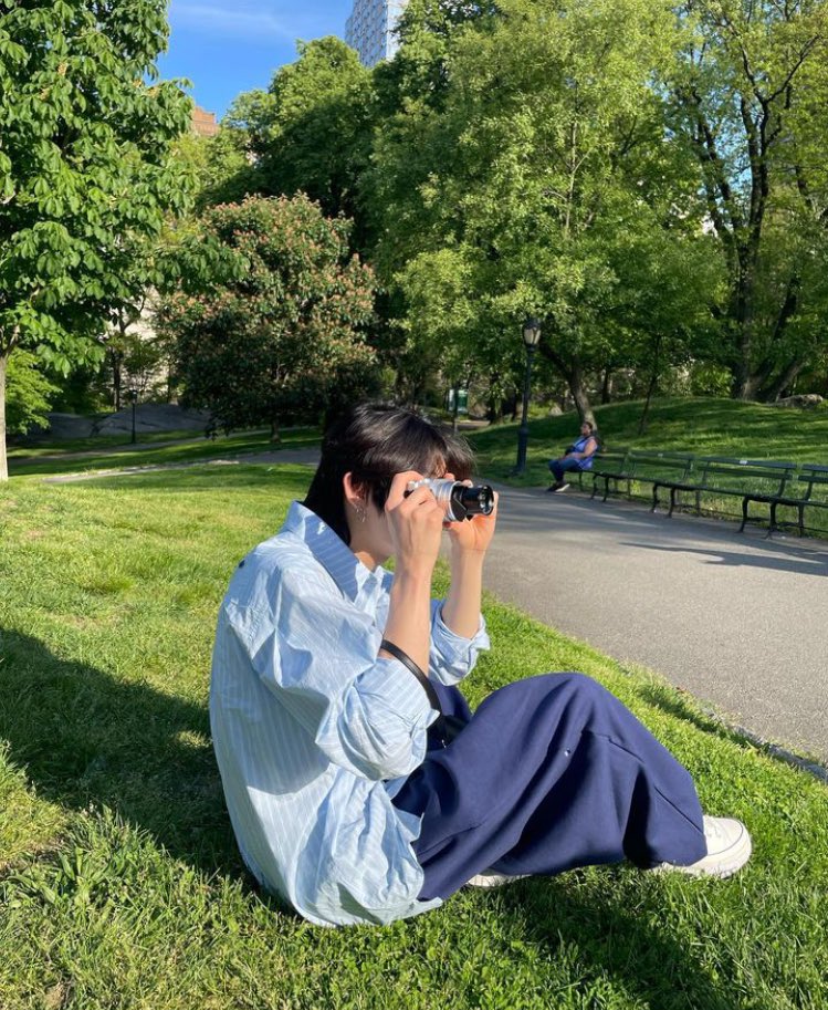 cakep bgt tamannya apalagi yang lgi moto pake kamera 💞😘