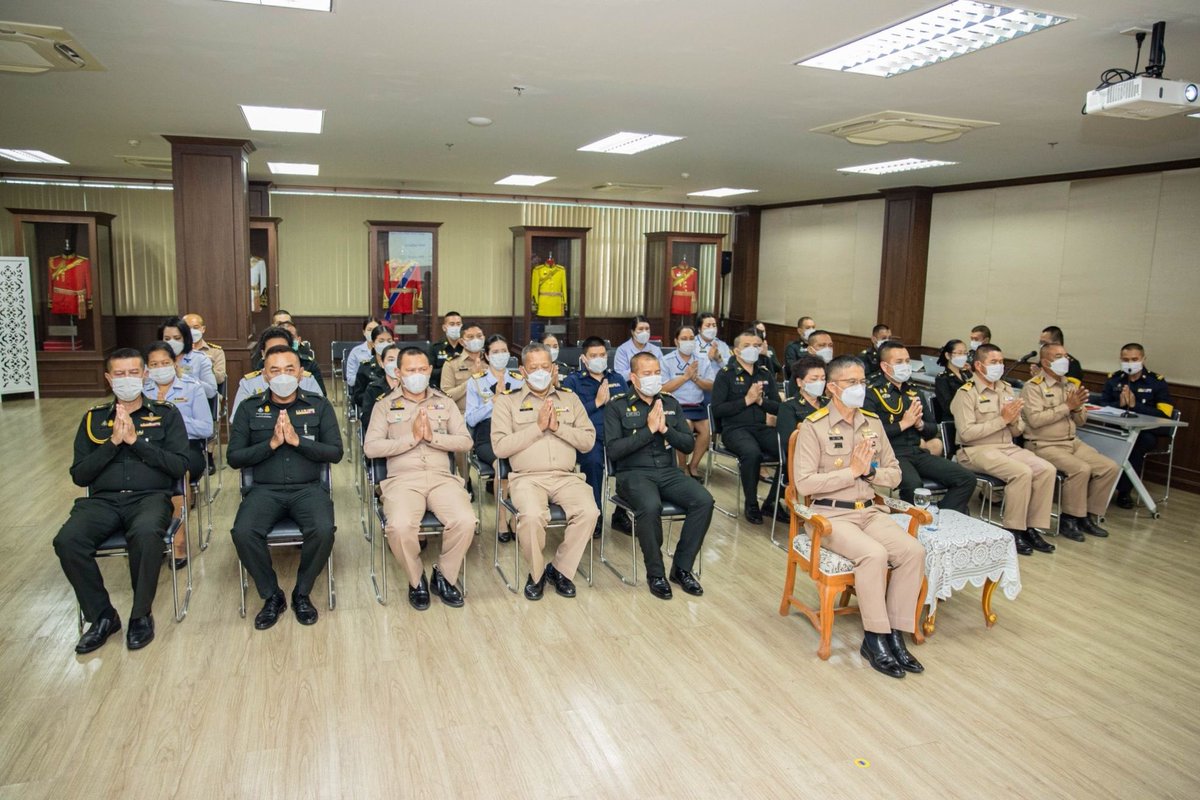 RTARF_PR's tweet photo. วันที่ ๙ พฤษภาคม ๒๕๖๖ กองบัญชาการกองทัพไทย จัดพิธีเจริญพระพุทธมนต์ถวายพระพรชัยมงคลแด่ สมเด็จพระเจ้าลูกเธอ เจ้าฟ้าพัชรกิติยาภา นเรนทิราเทพยวดี กรมหลวงราชสาริณีสิริพัชร มหาวัชรราชธิดาโดยมี พลเรือตรี วีรุดม  ม่วงจีน รองเจ้ากรมยุทธการทหาร https://t.co/1AnzkiIzlc https://t.co/lSIdKxhkSj