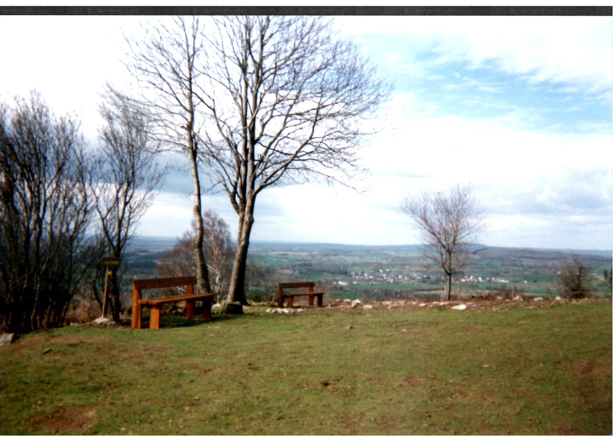 lescoevrons's tweet image. 🎂🎉 #10ansCoëvrons #archives - Le site du Montaigu a été acquis en 1983 par le SIVM de #Bais.
Ce Syndicat s'engage à laisser le site en libre accès et à en conserver l'aspect naturel avec seulement quelques aménagements d'accueil légers.
ℹ urlz.fr/kMNc