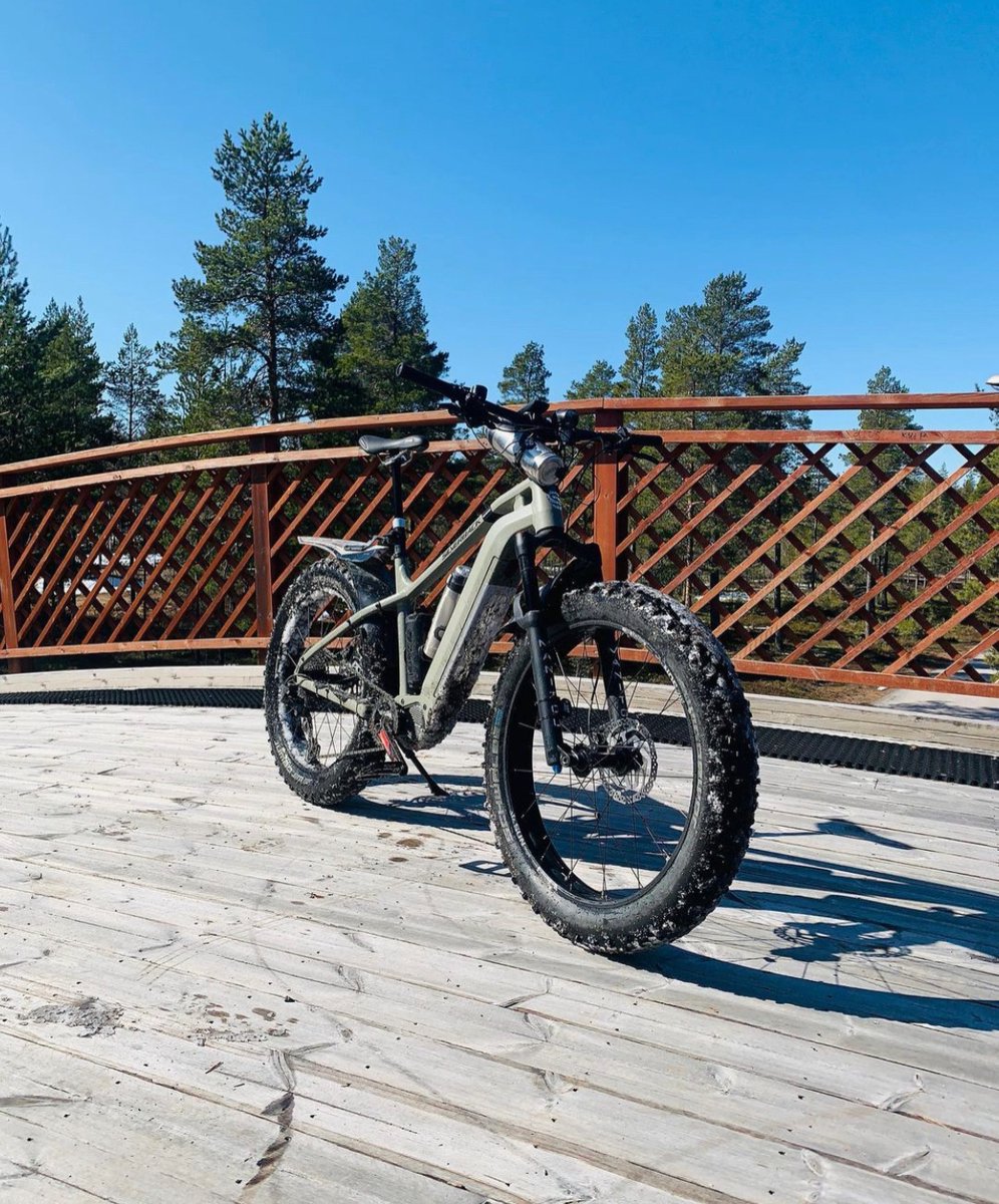 SilverbackBikes's tweet photo. Unleash your adventurous side and conquer vast distances with ease! 💪 The S-Electro Diamond, the ultimate e-bike that lets you ride without any recharge stops on the way! 🔋
Check it out: https://t.co/YawSEPHSW0
📸: @vauhtisampla
#SilverbackBikes #Selectro #eBike #BornToBeFast https://t.co/XuwcLXkGVi