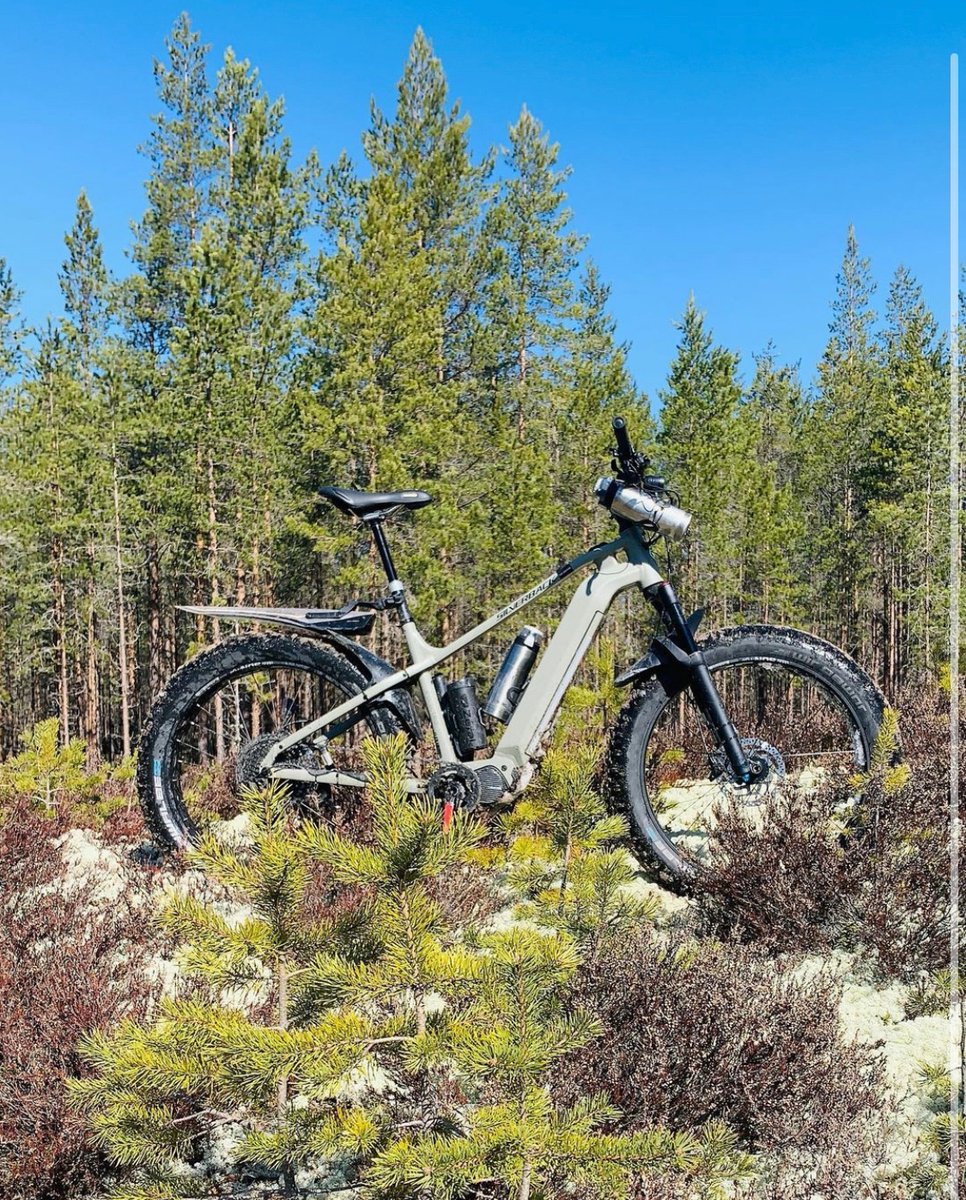 SilverbackBikes's tweet photo. Unleash your adventurous side and conquer vast distances with ease! 💪 The S-Electro Diamond, the ultimate e-bike that lets you ride without any recharge stops on the way! 🔋
Check it out: https://t.co/YawSEPHSW0
📸: @vauhtisampla
#SilverbackBikes #Selectro #eBike #BornToBeFast https://t.co/XuwcLXkGVi