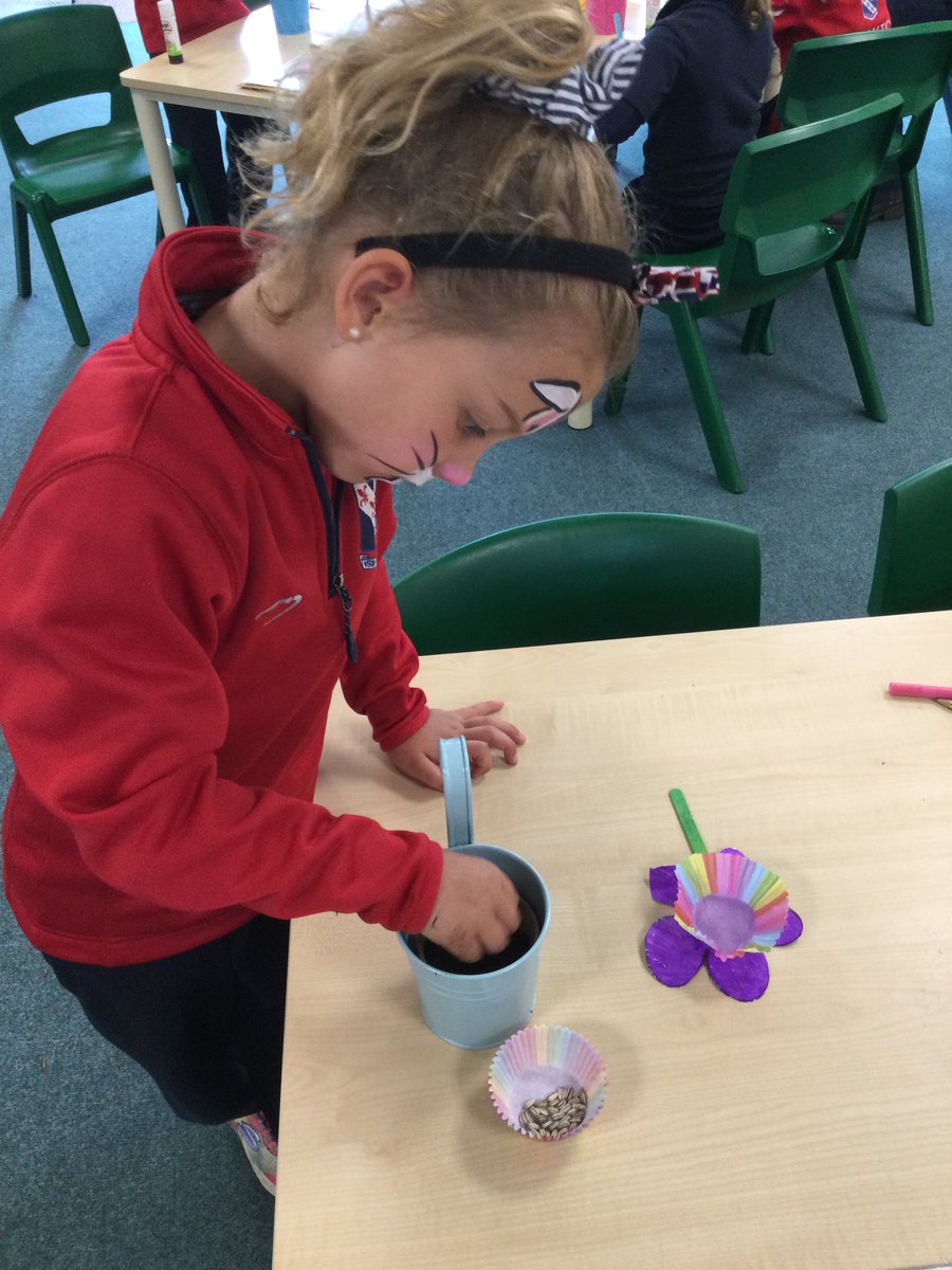 MonktonYear1's tweet photo. Plant a tiny seed and watch it grow, grow, grow! #WildMonkton https://t.co/CvoO7y32Vc
