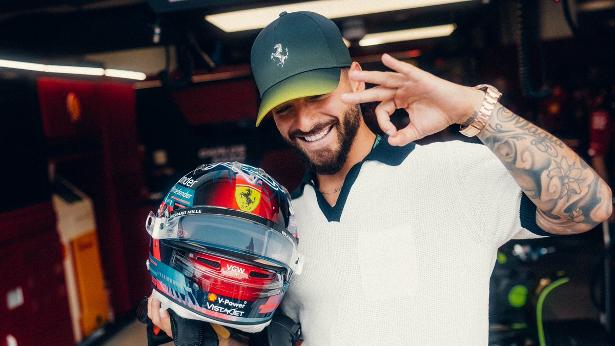 ScuderiaFerrari's tweet photo. It was a pleasure to have you with us @maluma 😍

#MiamiGP 🇺🇸 @FerrariUSA https://t.co/mpNHESorO8