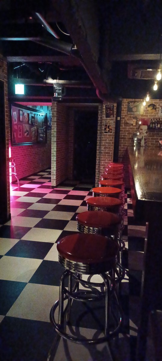 BarJetCity's tweet photo. どうもバージェットシティです。
本日も19:00～オープンです。
皆様お待ちしております。サンリツビル北B1Fで待ってます。

#名古屋 #栄 #バー #BLANKEYJETCITY #酒好き #音楽 #RockBaby #HIDE #Nirvana https://t.co/EPtU8wLncC
