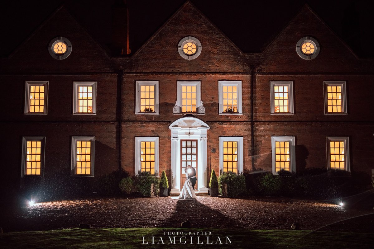 Hutton_Hall's tweet photo. WOW! What a stunning photo! Lewis &amp; Shannon night shot last week taken by Photographer Liam Gillan. Amazing!

#huttonhall #weddingvenue #countrywedding 
#brentwood #essex https://t.co/cGN4dLaOFG