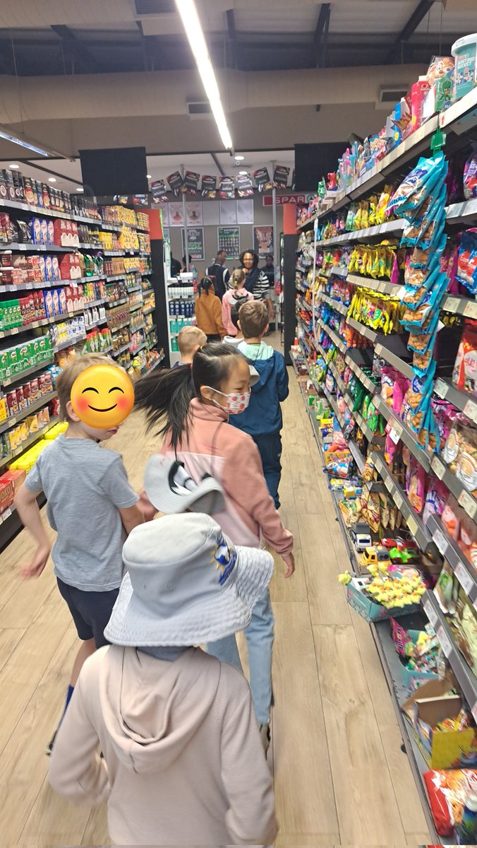 becia1978's tweet image. Unpacking inquiry can be fun. Students really enjoyed the trip to the supermarket. Here are some of the highlights. #learningAtWis #grade2 #pyp #inquiry