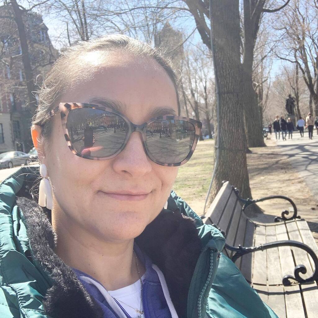 adropofom's tweet photo. Recently one of my intuitive reading clients told me that she chose me since doesn’t want any unnecessary BS in her readings and since she knows that I do my inner work. Inner healing, listening, and growing is  happening every single moment of my life. … https://t.co/VvpJkbY8yN https://t.co/nOEZo65aK4