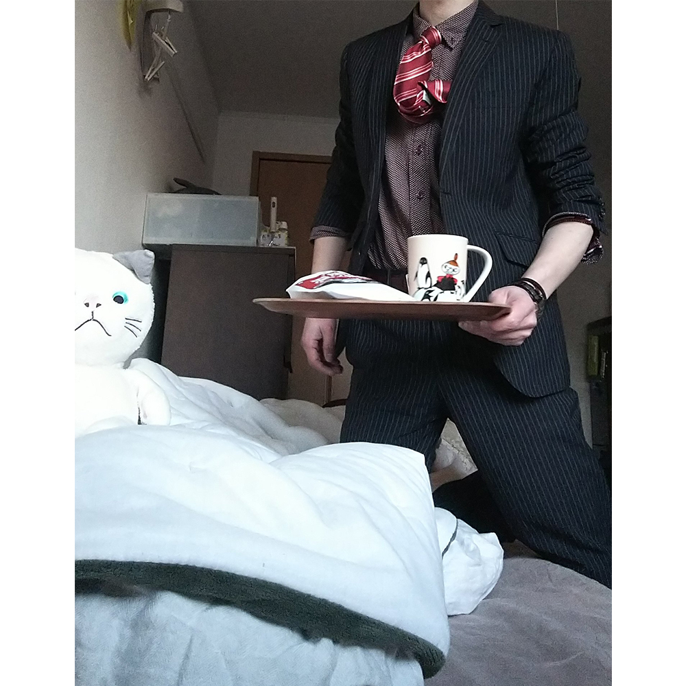 konomuraZ's tweet image. インスタ再掲第12弾。
スーツで看病。

#そうだスーツ着よう 
#drawingreference