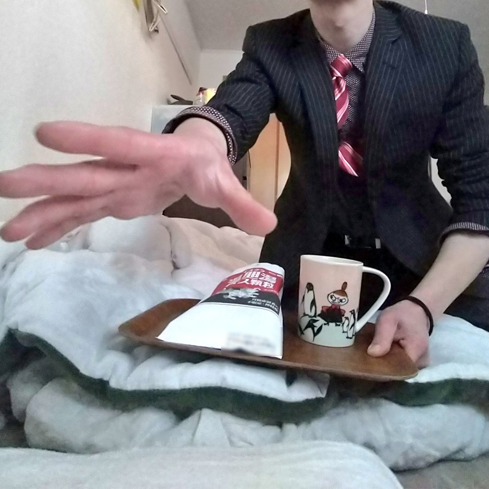 konomuraZ's tweet image. インスタ再掲第12弾。
スーツで看病。

#そうだスーツ着よう 
#drawingreference