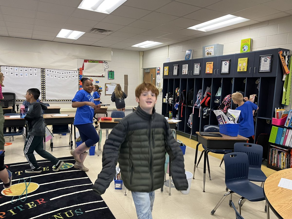 LavalleesClass's tweet photo. An activity where we learn about perseverance - never give up 😊 https://t.co/SnEJ3cQxqZ