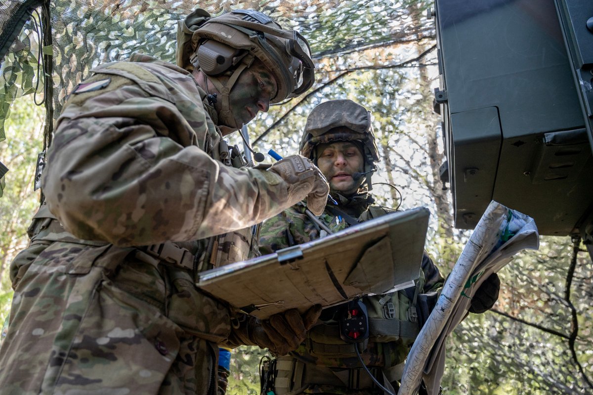 DefenceHQ's tweet photo. @BritishArmy soldiers are training with our @NATO allies Finland in Sweden as part of the largest joint exercise in decades.

Over 26,00 service personnel from 14 nations working together to be succesful on the battlefield. 

 #BetterTogether  #Aurora23  #StrongerTogether 🇬🇧🇫🇮 https://t.co/67laI8bWvG