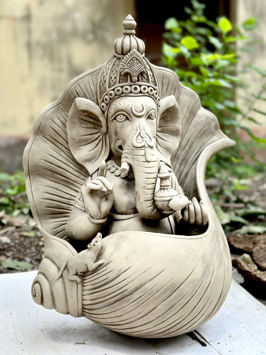mst229's tweet photo. Got an invitation to visit a Terracotta workshop…. Almost all were amazing but this Ganesh Moorti made by an artisan from #Darbhanga was splendid.

Quickly took this snap before it was put into the oven to bake. https://t.co/0WY5HUuEiu