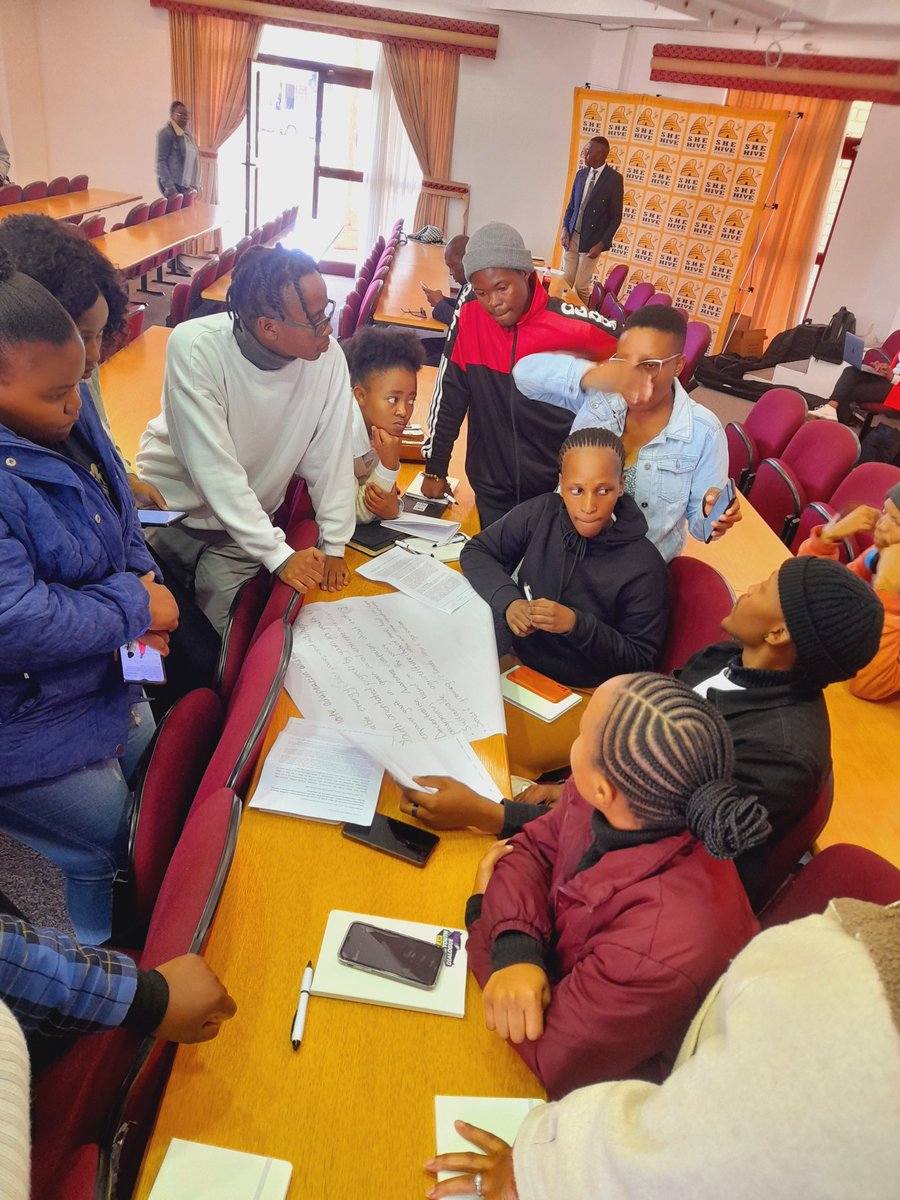 she_hive's tweet photo. European Youth dialogue on-going at @nul_roma - can you think of a better way to celebrate #EuropeDay? #Lstwitter #EuropeMonth #MochaBua
#SHYClub
@EUinLesotho
@FrenchEmbassyZA https://t.co/1xS7N7A2Er
